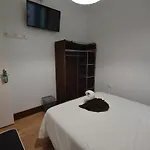 Palmas ゲストハウス 2*