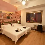 Palmas ゲストハウス 2*